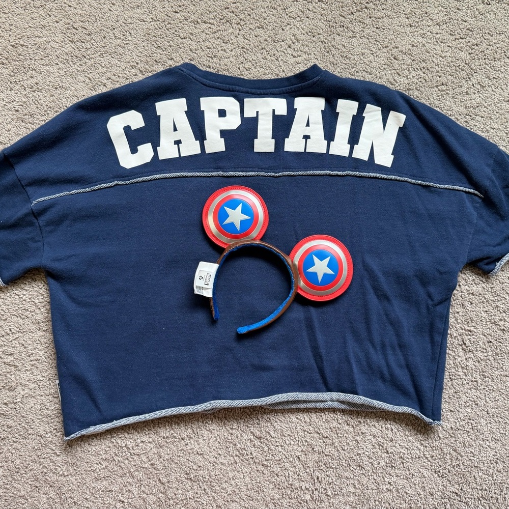 GUC Marvel Captain America Oversized XL shirt and matching Ears from Disneyland - Picture 2 of 3
